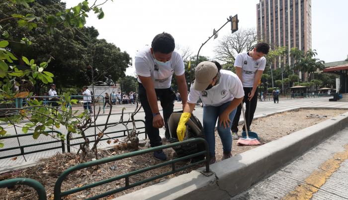 Estudiantes de la Universidad Agraria del Ecuador emprenden campaña de