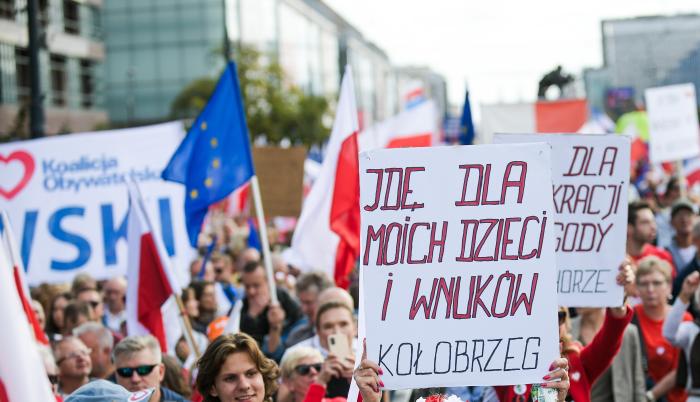 Una Masiva Marcha Protesta En Varsovia Contra El Gobierno Nacionalista