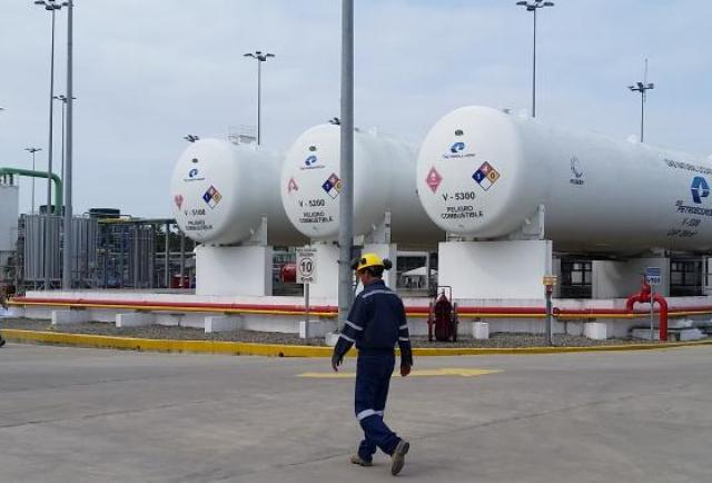 Petroecuador Firma Contrato Con Empresa Privada Para El Manejo De Derivados