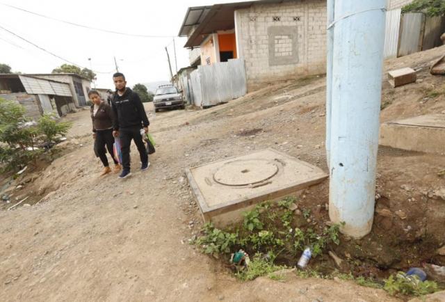 Dos jóvenes fueron acribillados mientras conversaban en Guayaquil