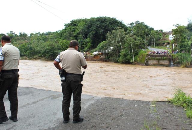 Un Puente Bailey La Alternativa Para El D O Blanco En Quinind