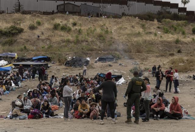 Pocos Migrantes Detenidos En La Frontera De EE UU Logran Solicitar Asilo