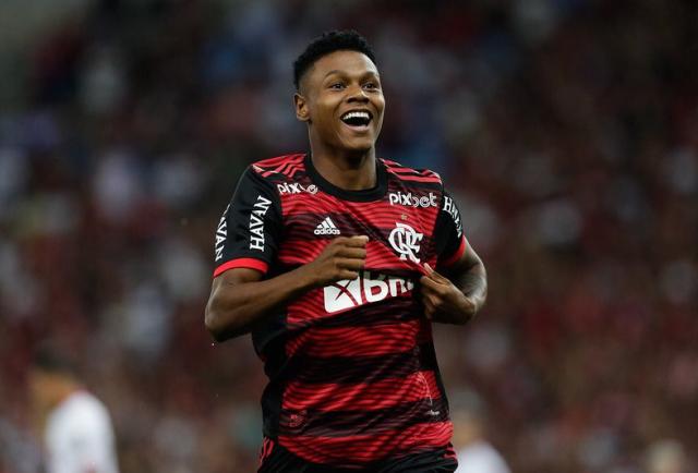 El Flamengo anuncia la venta de Matheus França al Crystal Palace