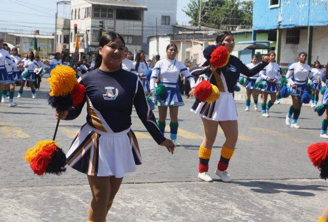 Santa Elena celebra con fervor cívico y militar sus 186 años de