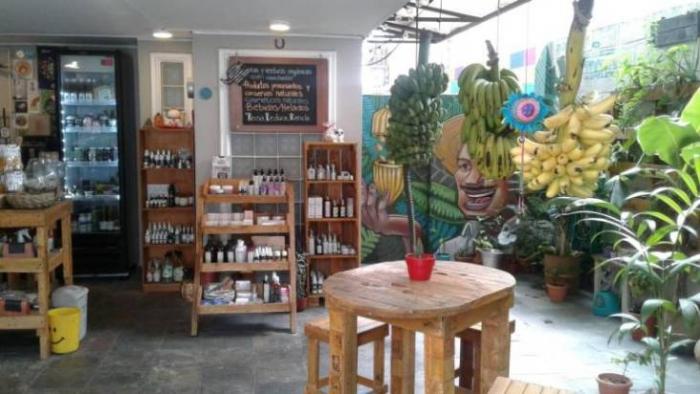 Este mercado de alimentos orgánicos y productos naturales está ubicado en Urdesa