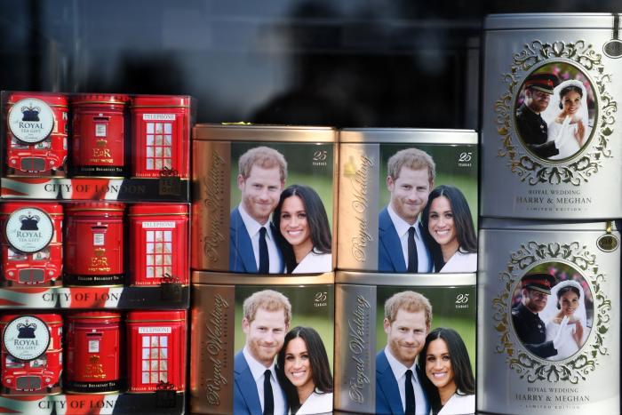 Royal memorabilia fea (30925315)
