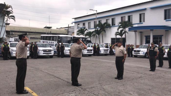 Policía
