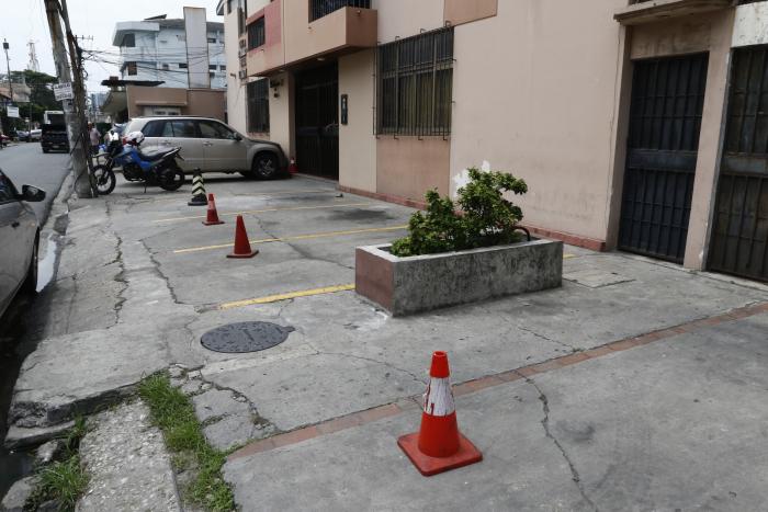 Parqueo en el Policentro