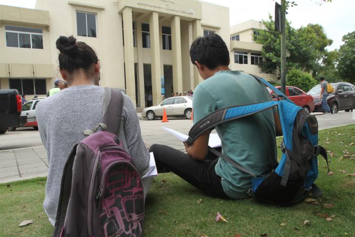 Bachilleres sin cupos