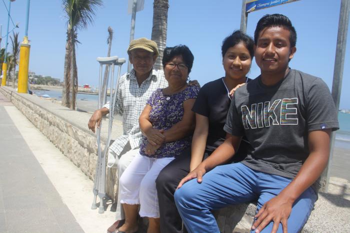 las dos parejas juntos