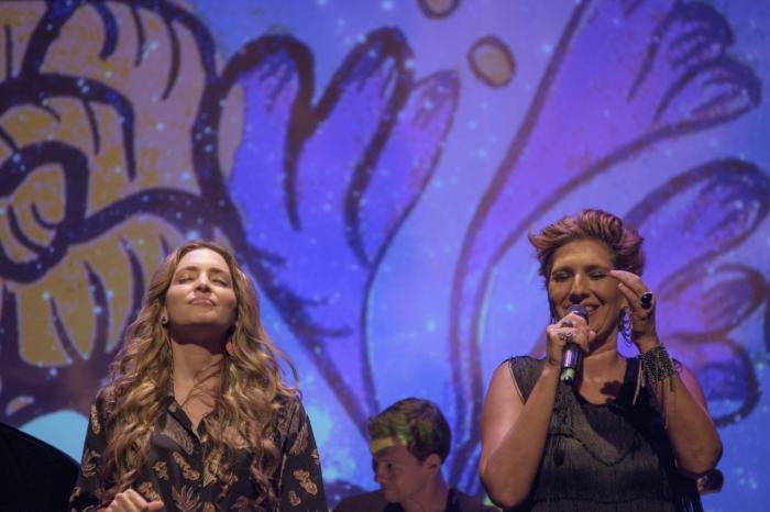 Cristina Morrison junto a Mirella Cesa