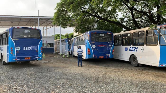 bus sucio 2