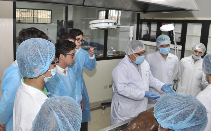 Estudiantes de la UEES
