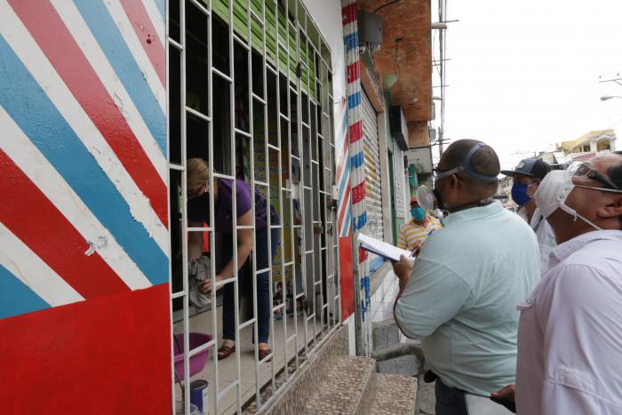 LOCALES CLAUSURADOS E (31674702)