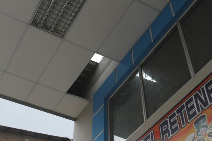 Robo a locales