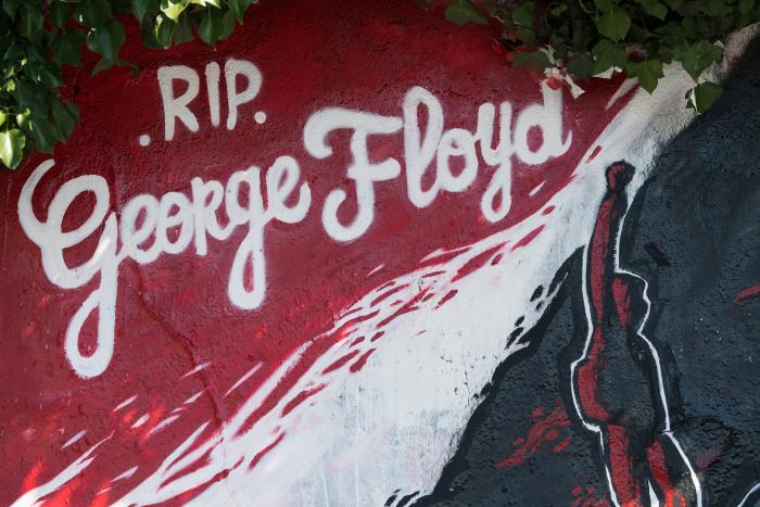 george-floyd-mural-mundo-arte-graffitti-rip