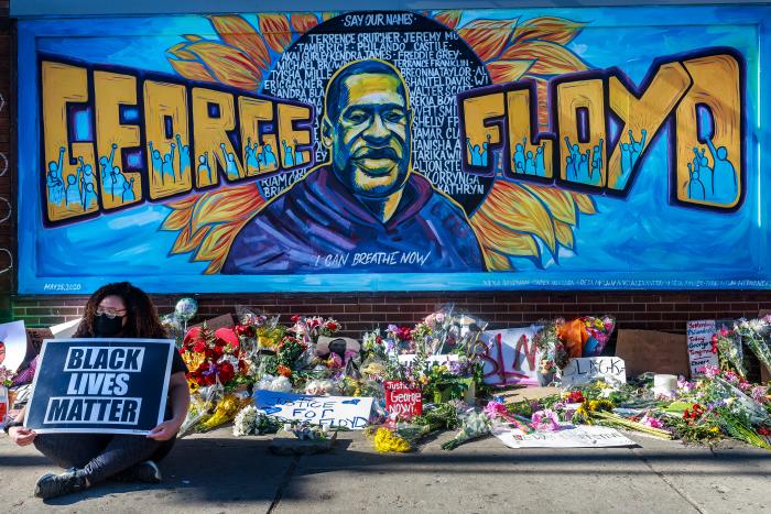 george-floyd-mural-mundo-arte-graffitti-homenaje