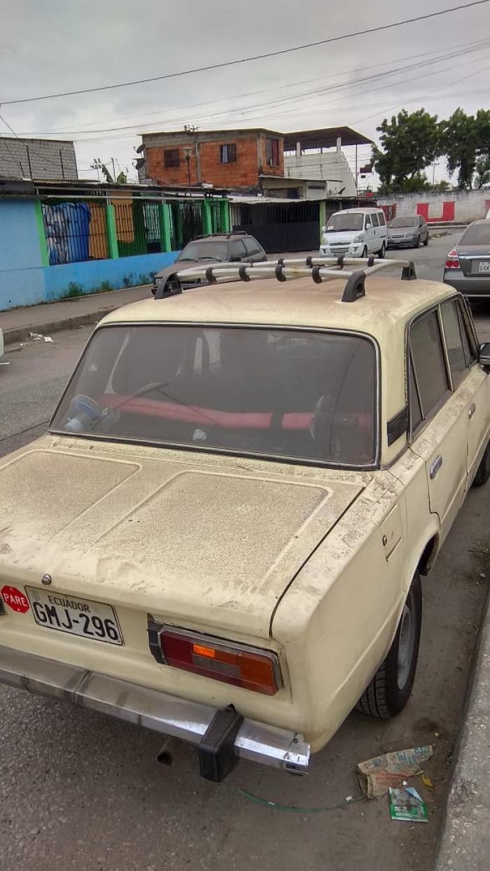 carro con ceniza