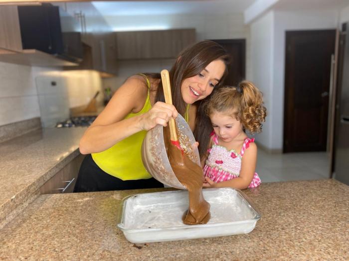 Andrea Navarrete y su hija.