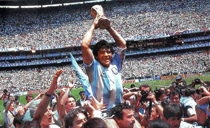 Maradona-estadio-azteca
