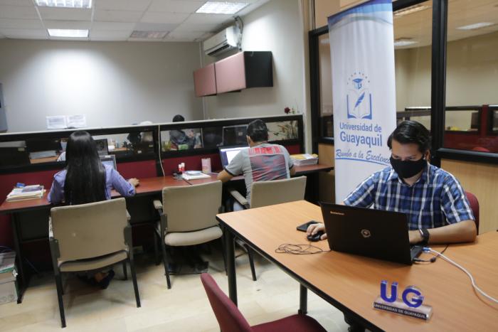Sala de cómputo universidad