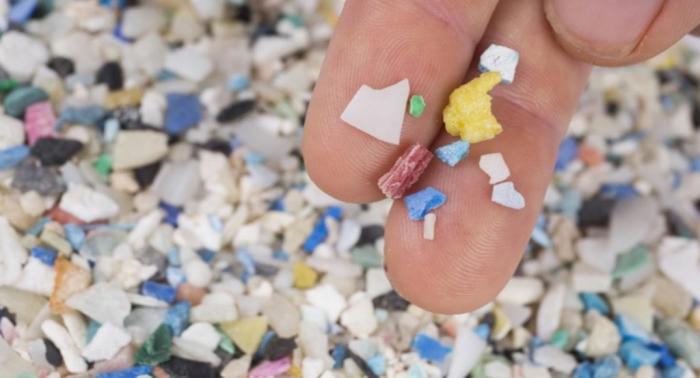 microplasticos-playa-reciclaje