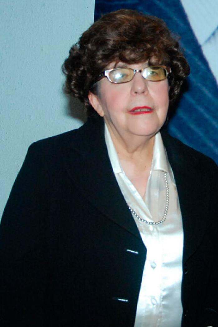 Lupe-Rumazo-Escritora