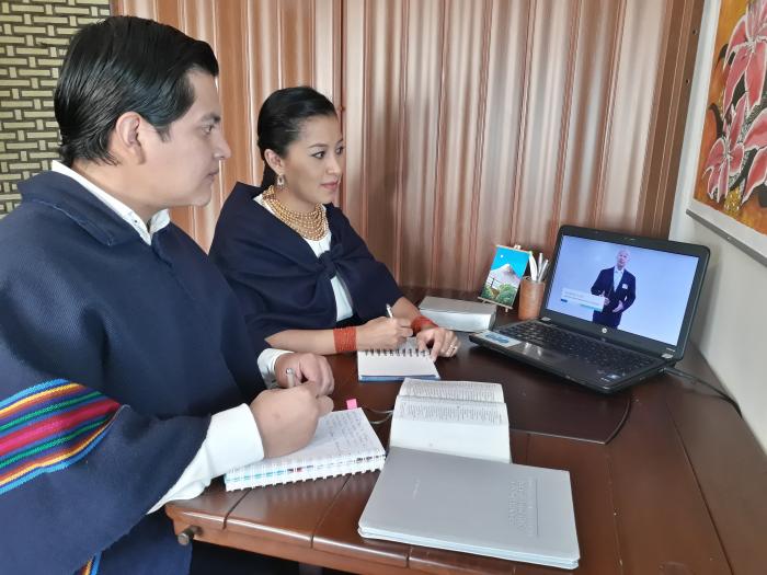 Testigos de Jehová en asamblea virtual