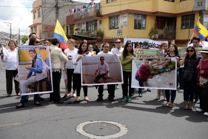 Familiares y amigos de los periodistas secuestrados en la frontera realizan marchas tras el secuestro en Mataje.