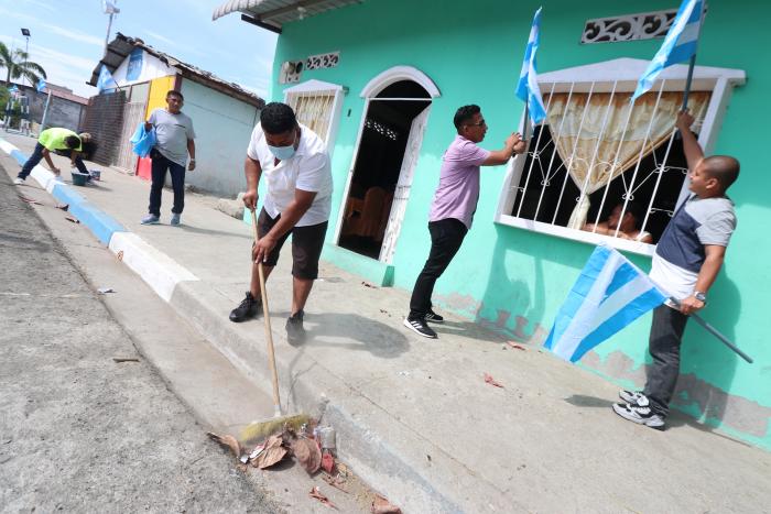 BARRIOS CELEBRAN A GUAYAQUIL