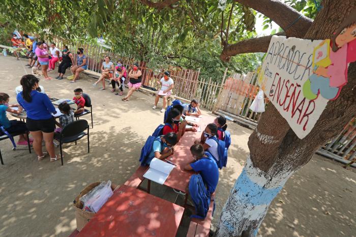 Escuelas improvisadas