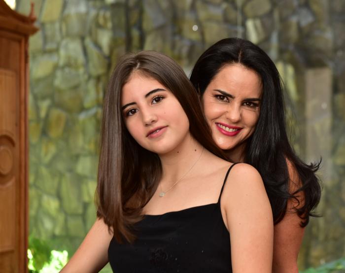 Paola Vintimilla junto a su hija