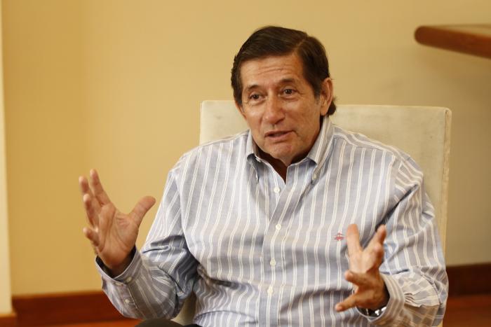 César Rohón