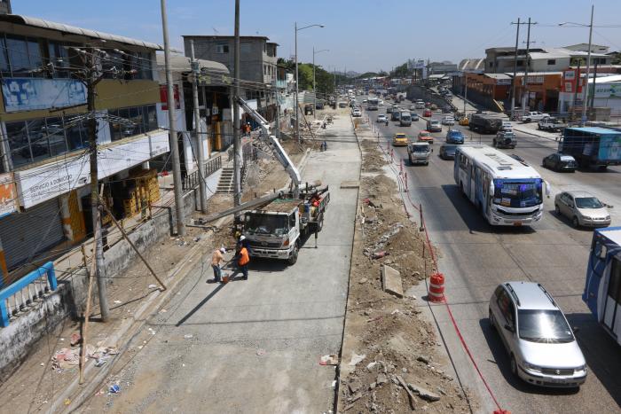 Paso peatonal Juan Tanca