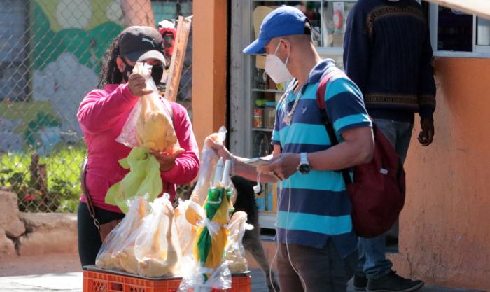 El comercio informal causa problemas en la capital.