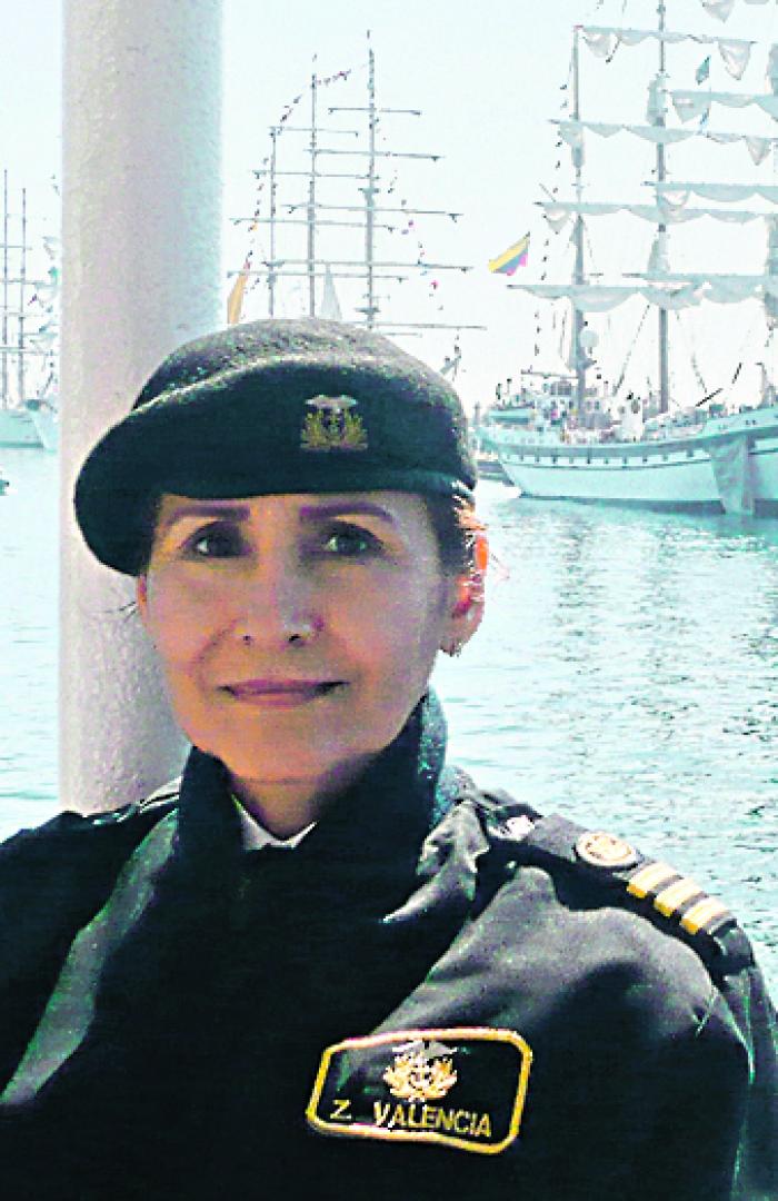 Zoila Valencia_Oficial de la Armada