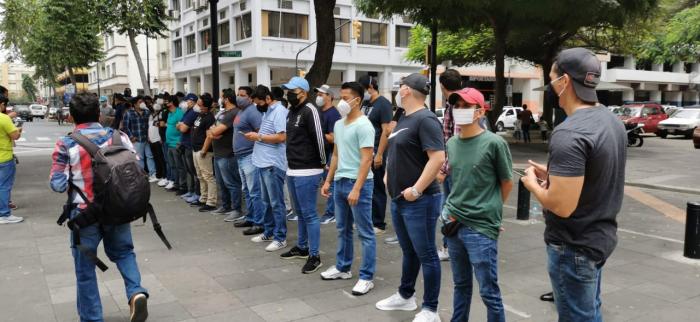 Agentes civiles, de la Dirección de Justicia y Vigilancia, también asistieron.