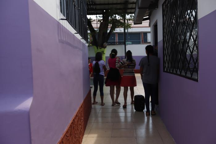 La pandemia también golpeó la rutina. Ahora unas hacen educación virtual y otras asistida.