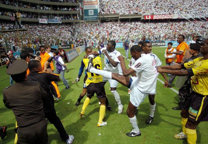 PELEA-LIGAQ-BARCELONA-PONCIANO