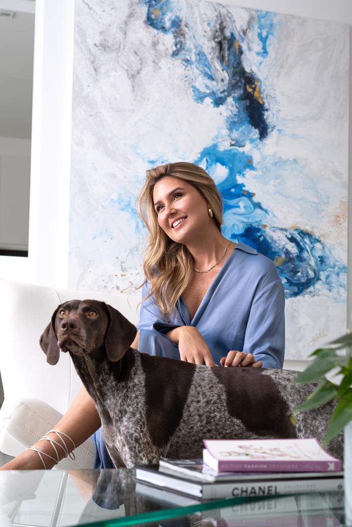 Kate Griffith junto a su mascota