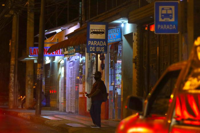 peatón avenida Orellana