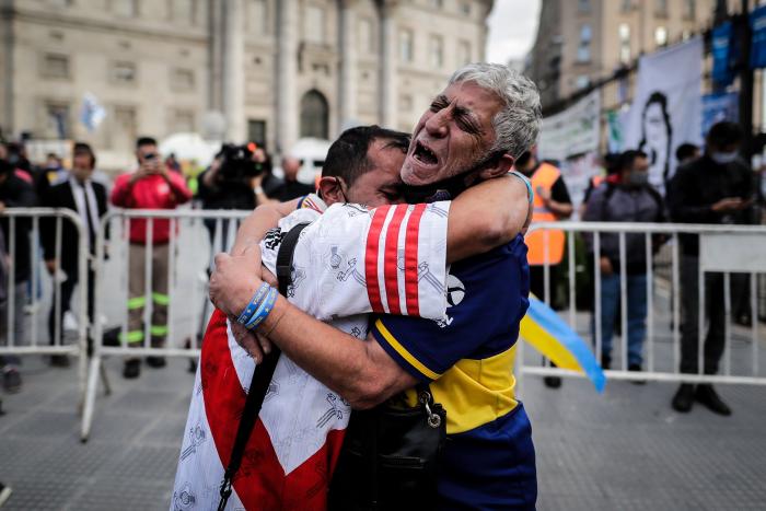 BOCA-RIVER-MARADONA-SEPELIO
