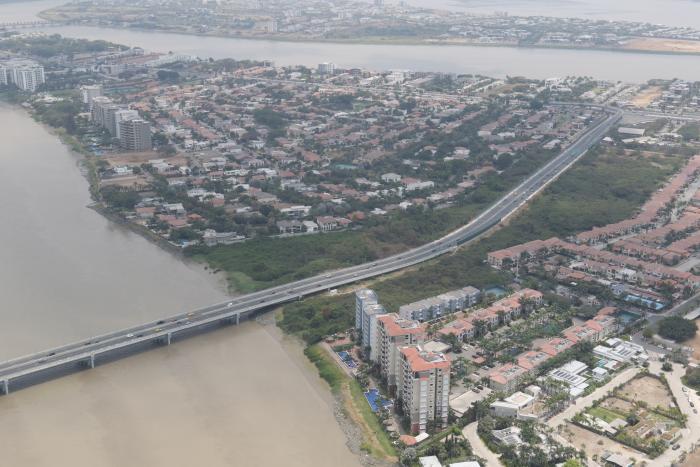 La Aurora “Es un robo que el puente lo paguemos los residentes”