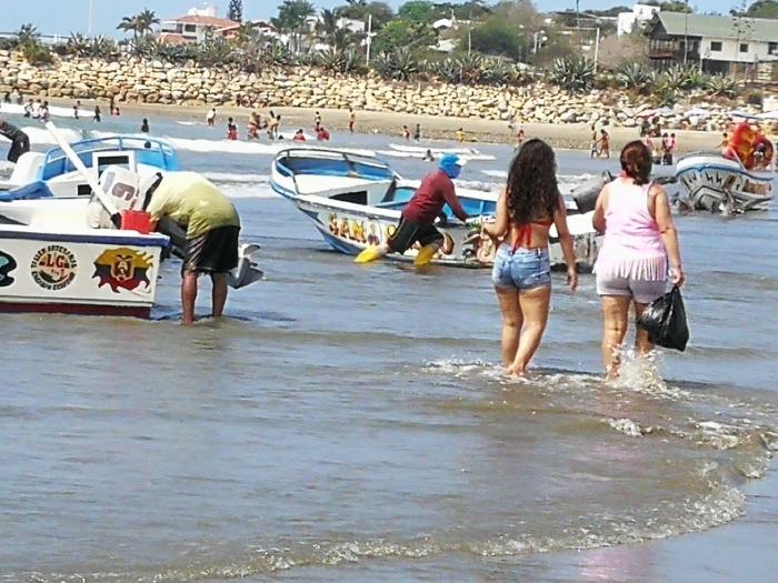 TURISTAS Y EMBARCACIONES (1)