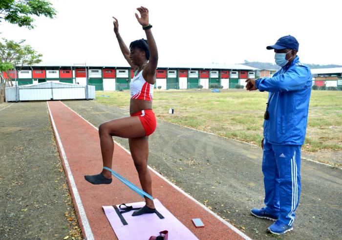 Liuba Zaldívar salto triple Ecuador
