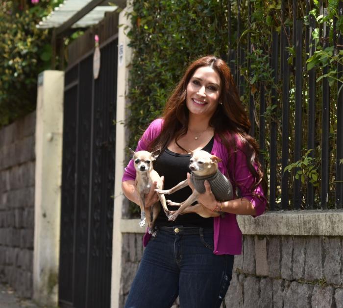 Marjorie Chávez tiene dos mascotas.
