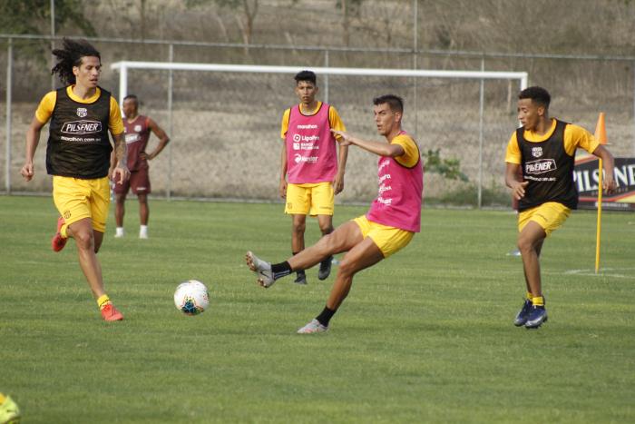 Barcelona-pretemporada-corte-Manta
