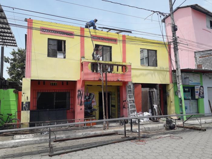 VIVIENDA EN EL CENTRO DE NOBOL