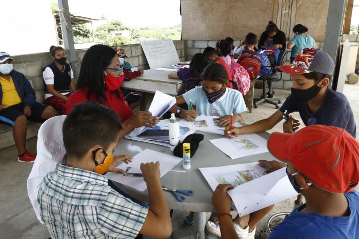 Escuelas improvisadas