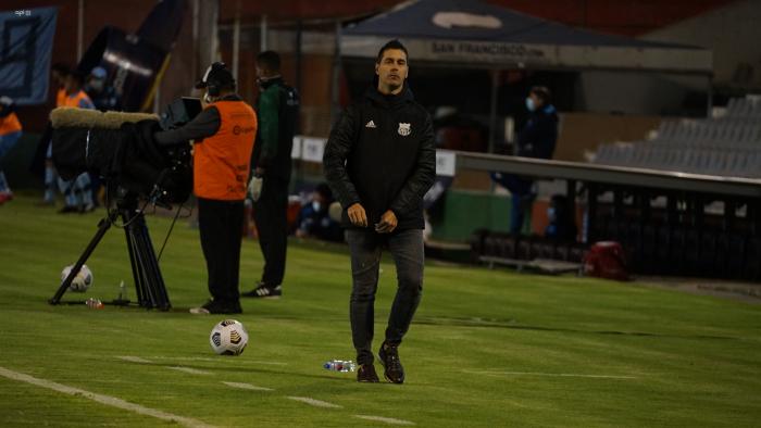 Juan-Rescalvo-asistente-Emelec
